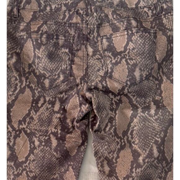 Material Girl Snake Print Ankle Pants Size 3 - Picture 5 of 7